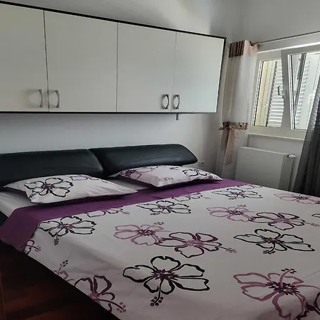 Apartment Analena - Two Bedroom 2 *
