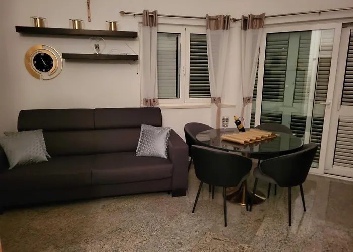 Analena - Two Bedroom 2 *